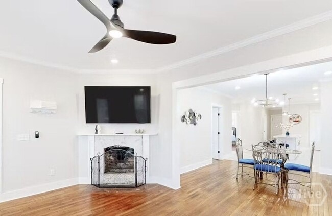 Photo - 905 E Park Ave