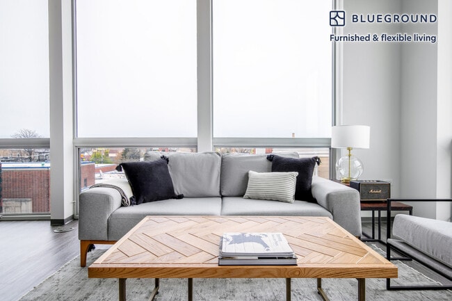 Photo - 2340 N California Ave Unit SI FL4-ID373