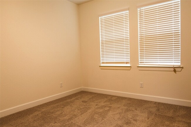 Photo - 3352 Vine Ter Trce