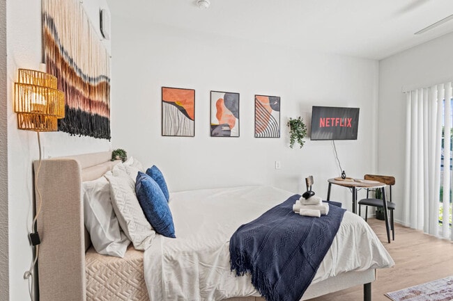 Photo - 596 W 9th St Unit ID1335762P