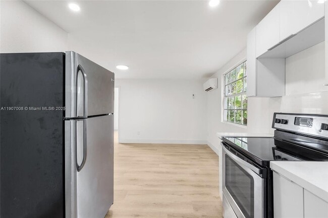 Photo - 2385 SW 17th St Unit B