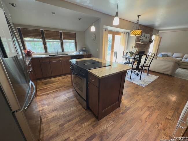 Photo - 11022 Dreamland Dr