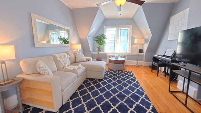 Building Photo - 133 Walnut St Unit SI FL3-ID1586658P