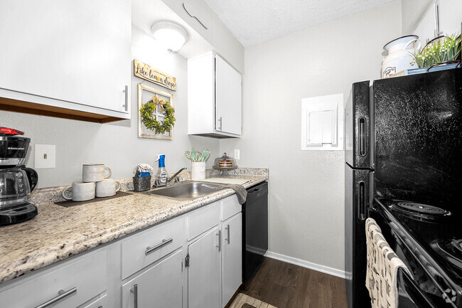 1 BR 1 BA, 485 Sq. Ft. - Townhouse Apartments