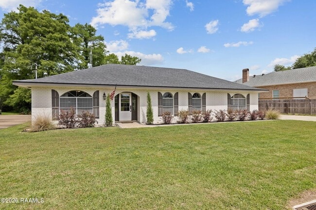 Photo - 610 E Demanade Dr
