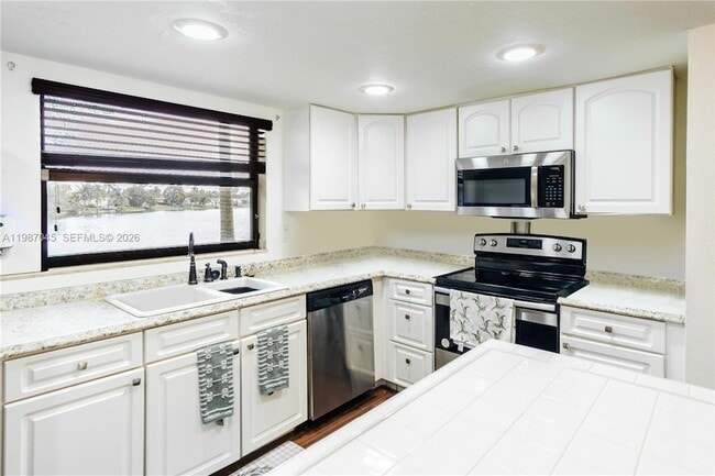 Photo - 8980 Palm Tree Ln