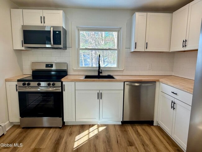 Photo - 98 Willow St