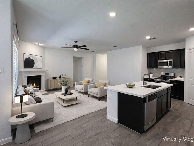 Photo - 1302 Deerfield Dr