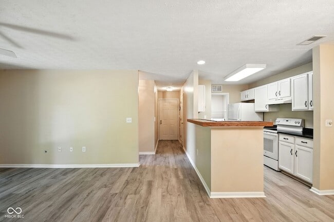 Photo - 12598 Tennyson Ln Unit 102