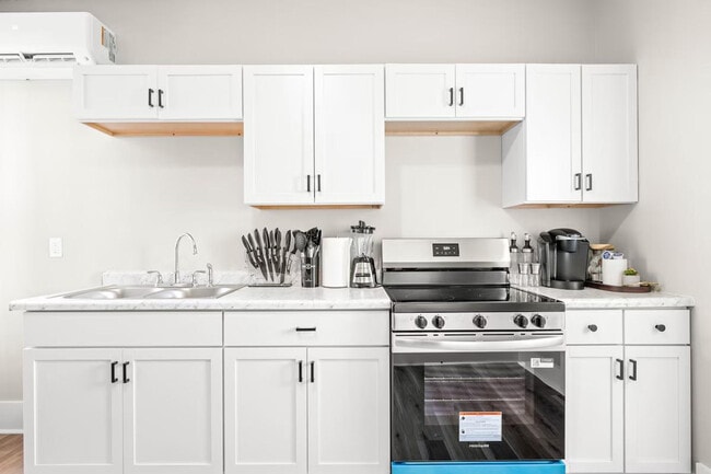 Photo - 639 Maple St Unit ID1397947P