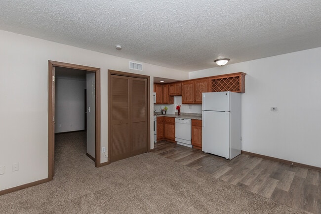 Photo - Candlelight Court