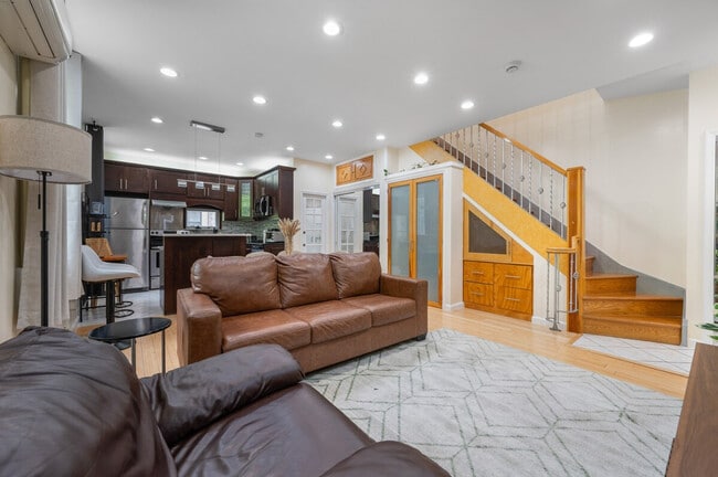 Photo - 318 E 62nd St Unit ID1323935P