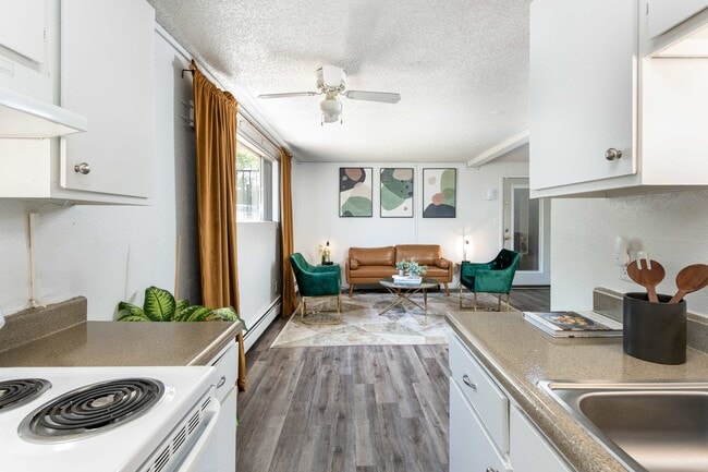 Photo - Carriage Green Apartments