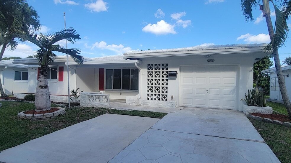Photo - 7002 NW 71st Ave