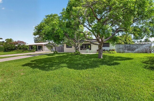 Photo - 115 NW 7th St