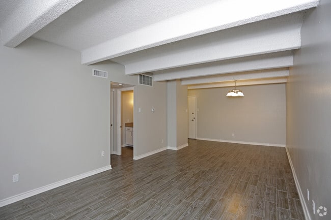 Building Photo - The Pearl at Midtown