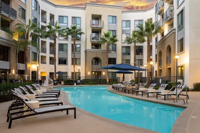 Building Photo - Joule La Floresta