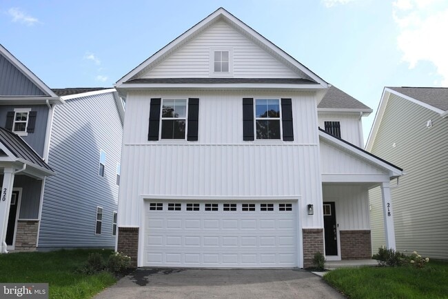 Building Photo - 218 Munsee Cir