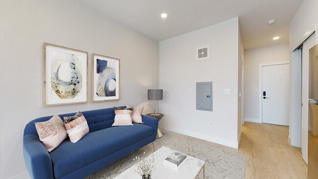 Studio/1BA, 399sf - Signalmen