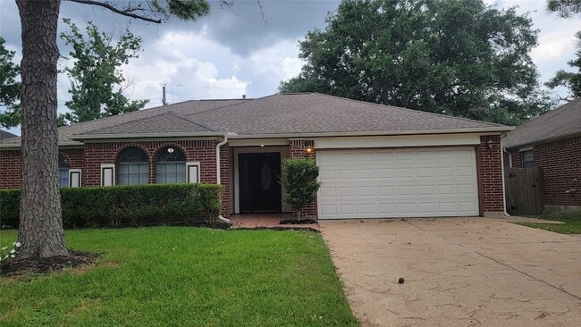 Building Photo - 3335 Lakeland Gardens Dr