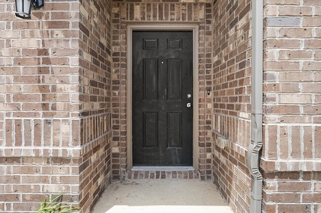 Photo - 1410 Crossford Trl