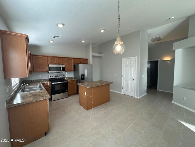 Photo - 1115 E Elm Rd