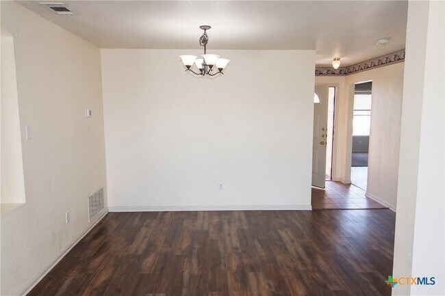 Photo - 5707 Schneider Dr