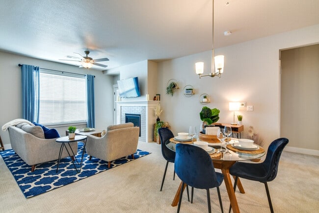 Photo - 4622 Hahns Peak Dr Unit SI ID1385715P