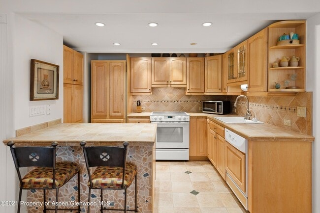 Photo - 916 E Hopkins Ave Unit 102