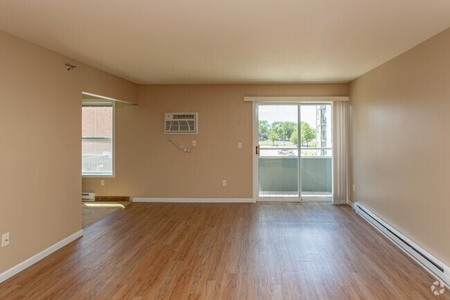 2BR, 2BA - 1,067SF - Northern Heights Apartments