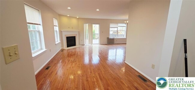 Photo - 3791 Knight Dr