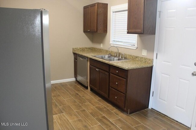 Photo - 1007 Bassett Dr Unit B