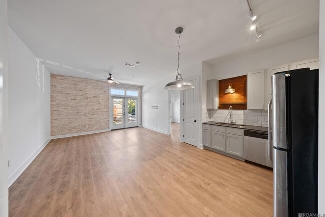 Photo - 255 E Boyd Dr Unit 211