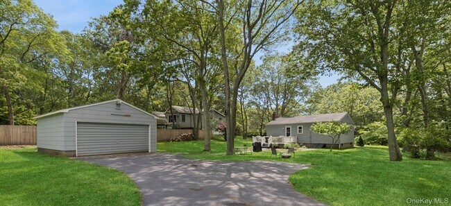 Photo - 28 The Trail