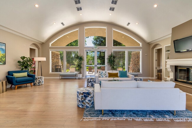 Resident clubhouse - Preserve at Blue Ravine Apartments