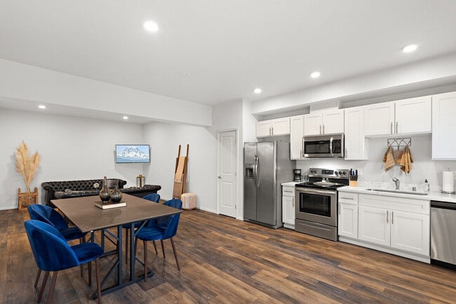 Photo - 624 E 32nd St Unit ID1296629P