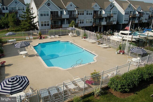 Photo - 247 Fountain St