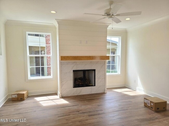 Photo - 317 Hamilton Ct