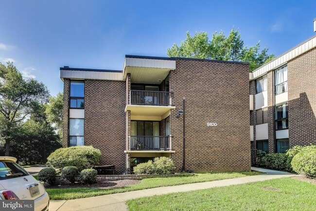 Building Photo - 9820 Georgia Ave Unit 301