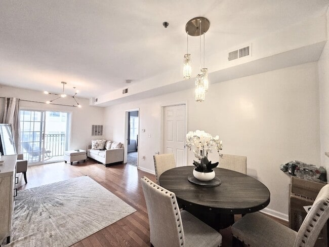 Building Photo - 318 54th St Unit 1A
