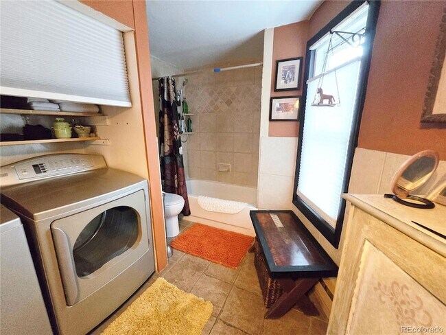 Photo - 708 Griffith St