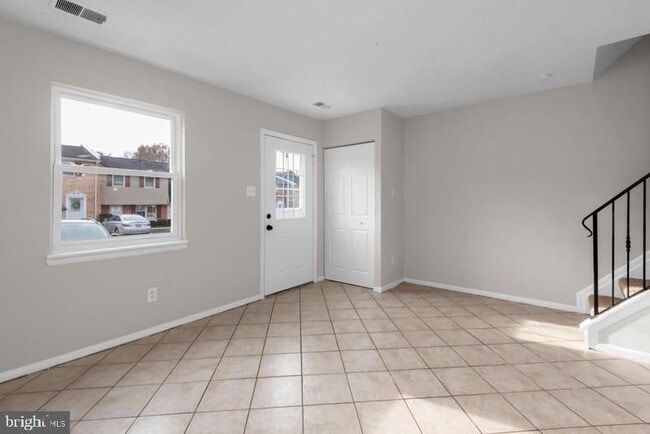 Photo - 45 Heritage Ct