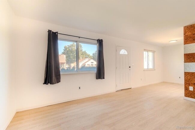 Photo - 23257 Stewart Ave