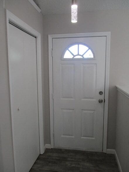 Photo - 474 Tuloma Ave SW