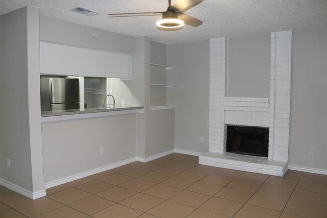 Building Photo - 1122 Brenda Ln Unit A