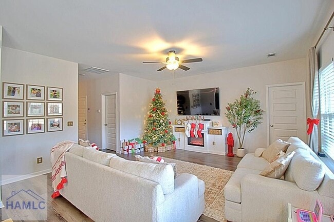 Photo - 1560 Arnall Dr