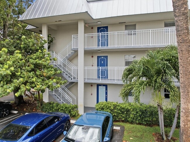 Photo - 3000 Riverside Dr Unit 2011