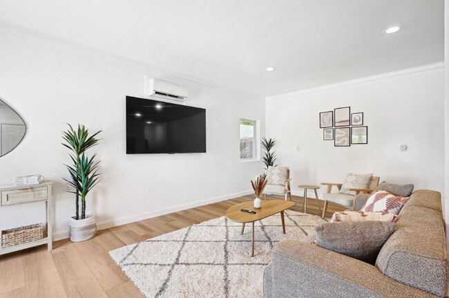 Photo - 3322 Darby Ln Unit ID1056456P