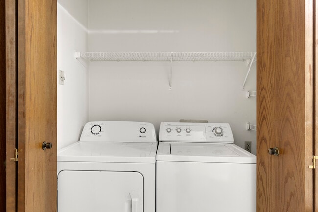 Photo - Stoneridge Apts-2060