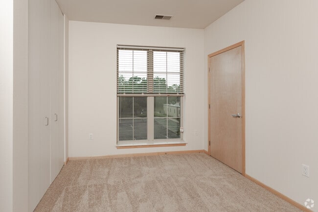 2BR, 1BA - 1,000SF - Kennedy Place